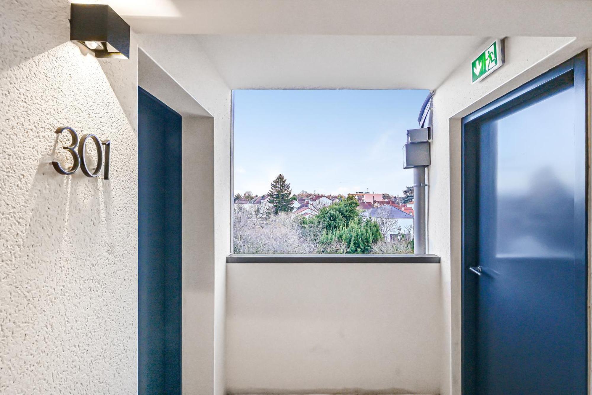 Combs-la-Ville Jiji Suites מראה חיצוני תמונה